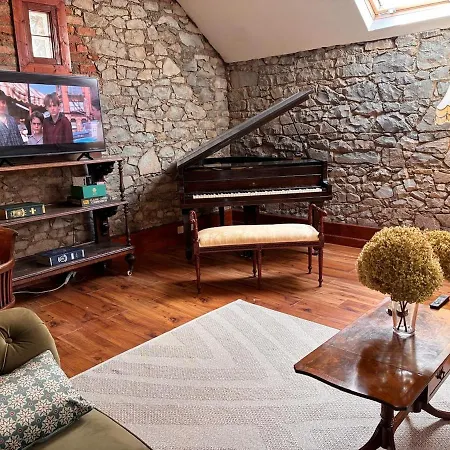 Dunville Barn Peaceful Rural Escape Rhode